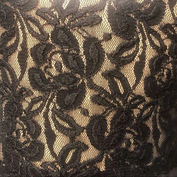 Bebe Lace Pleated Dress Size Medium - Picture 7 of 11